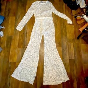 Fashion Nova lace set size Medium. Never worn.